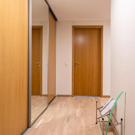 Perfect Location, 3br, Suana, Parking, Terrace *